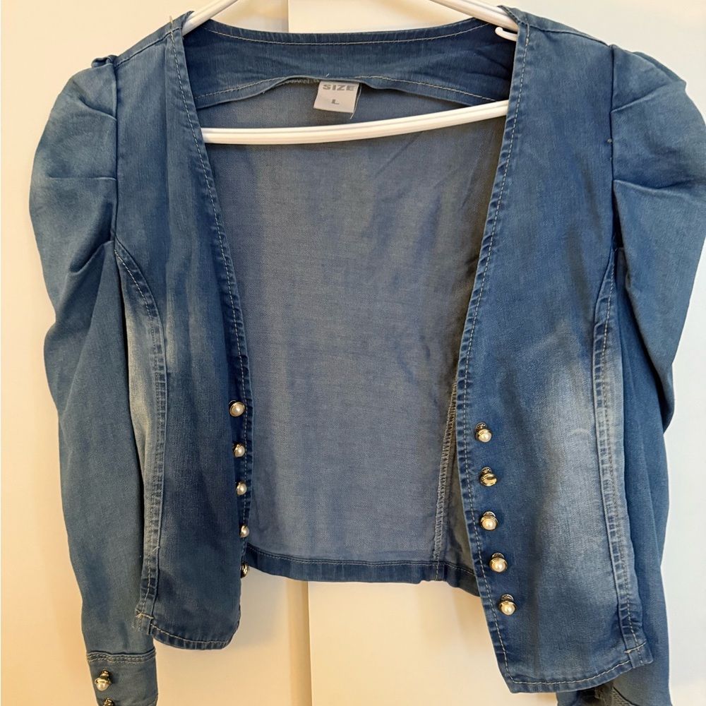 Stylish Blue Denim Jacket with Button Accents